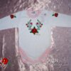 Bébi rugi - Body hosszú ujjas - kézzel hímzett fenyőágas kalocsai mintával - Ildikóm
