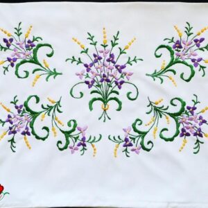 Párna hímzett ibolyás 58x40 cm