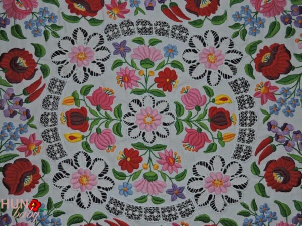 Riselt terítő kalocsai 80x80 cm