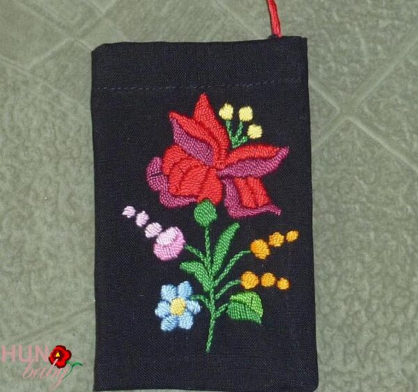 TELEFONTARTÓ HÍMZETT Kalocsai Fekete 13x8 cm