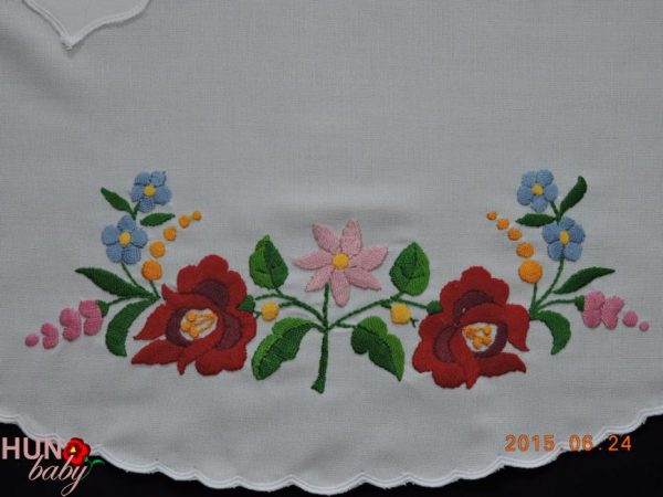 Előnyomott kötény kalocsai melles fehér 60x50 cm