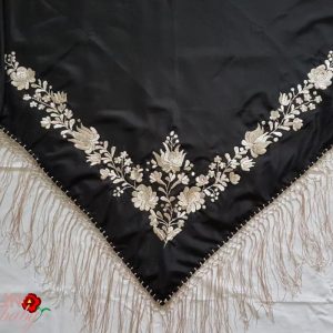 Hímzett vállkendő, stóla fekete drapp hímzéssel