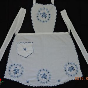 Kötény melles nagy kék hímzés 72x70 cm