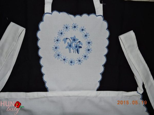 Kötény melles nagy kék hímzés 72x70 cm