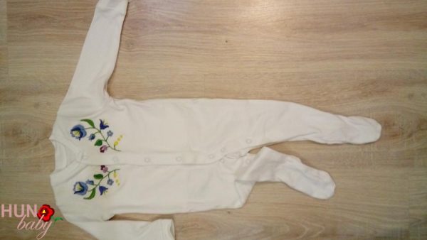 Rugdalózó - Kezeslábas kisfiúknak - kalocsai hímzett mintával