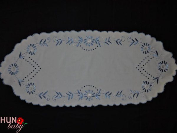 2032-Hímzett terítő nagyfutó kék hímzéssel 110x50 cm-01 2032 Himzett Terito Nagyfuto Kek Himzessel 110x50 Cm 01 1 600x450