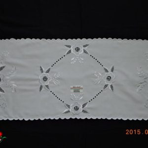 FEHÉR futó komlói minta 85x35 cm
