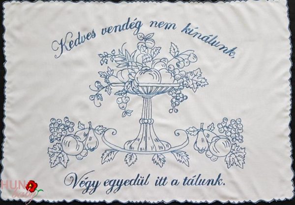 Falvédő Kedves vendég nem kínálunk, hímzett 82x57 cm