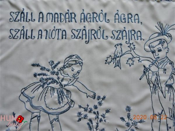 Falvédő hímzett, Száll a madár ágról, kék 82x55 cm