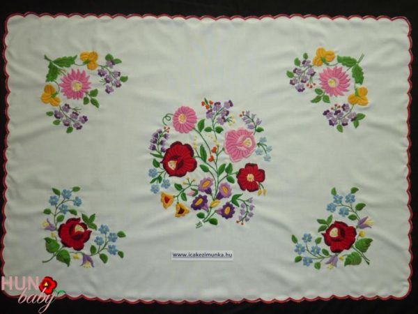 Falvédő kalocsai hímzett 82x55 cm