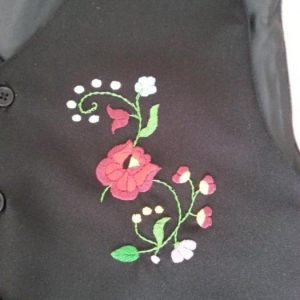 Férfi ünneplős mellény - selyem béléssel - magyaros kalocsai mintával - Arad