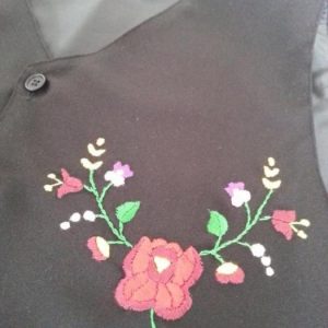 Férfi ünneplős mellény - selyem béléssel - magyaros kalocsai mintával - Bánk