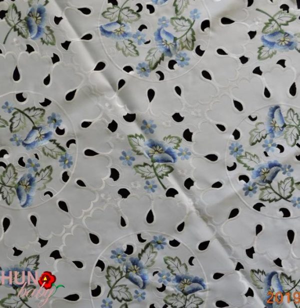 Géppel hímzett terítő kör fehér pipacsos 85cm-2907-01 Geppel Himzett Terito Kor Feher Pipacsos 85cm 2907 02 600x615