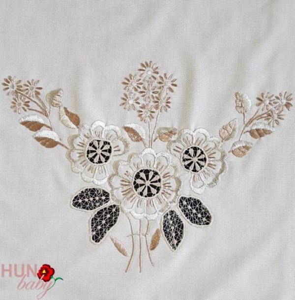 Hímzett drapp riselt nagyfutó 110x45 cm Hímzett drapp riselt nagyfutó 110x45 cm