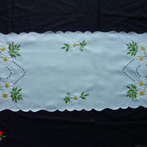 Hímzett margarettás futó luggalt 85x35 cm