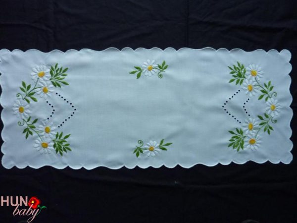 Himzett Margarettas Futo Luggalt 85x35 Cm 01 600x450