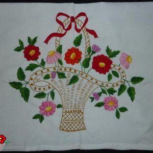 Hímzett párnahuzat kosaras 58x40cm