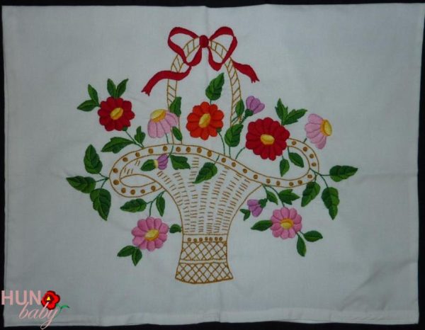 Hímzett párnahuzat kosaras 58x40cm