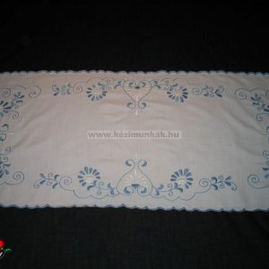 Hímzett terítő fehér kék hímzéssel 85x35 cm