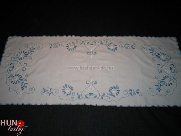 Hímzett terítő fehér kék hímzéssel 85x35 cm-324 Himzett Terito Feher Kek Himzessel 85x35 Cm 324 600x450