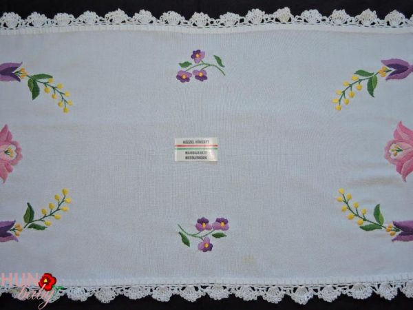 Hímzett terítő futó kalocsai 86x36 cm-01 Himzett Terito Futo Kalocsai 86x36 Cm 02 600x450
