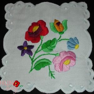 Hímzett terítő kalocsai 17x17 cm