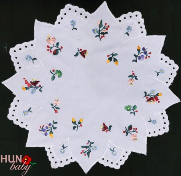 Himzett Terito Kalocsai Feher Kor 45 Cm 3308 01 600x582