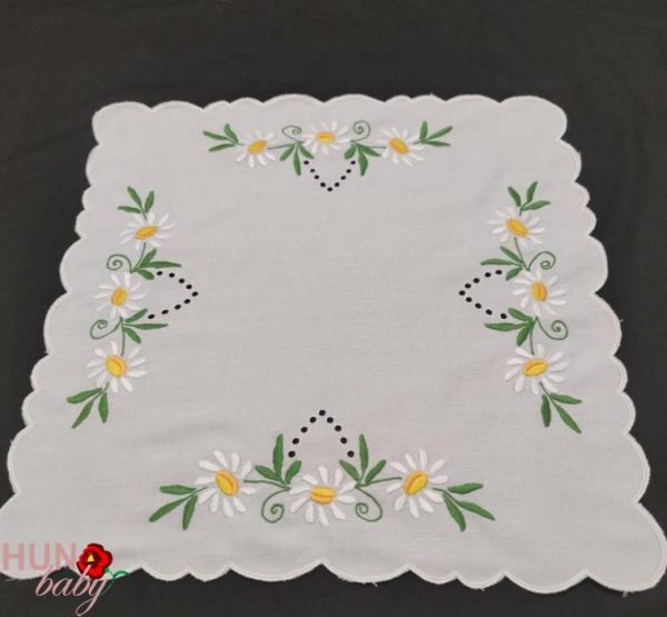 Hímzett terítő margaréttás luggalt 45x45 cm-4507-01 Himzett Terito Margarettas Luggalt 45x45 Cm 4507 03 600x555