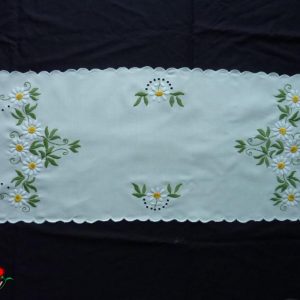 Hímzett terítő margarettás, luggalt 85x35cm