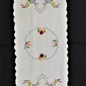 Hímzett terítő nagyfutó kalocsai luggalt 108x40cm