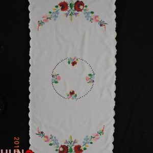 Hímzett terítő nagyfutó kalocsai luggalt 110x50 cm