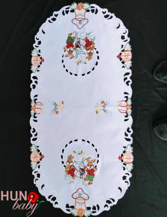 Húsvéti terítő gépi fehér nyuszis 120x60 cm-3412-01 Husveti Terito Gepi Feher Nyuszis 120x60 Cm 3412 01