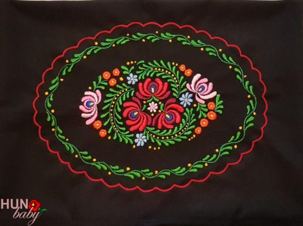 Párna előnyomott fekete matyó 58x45 cm