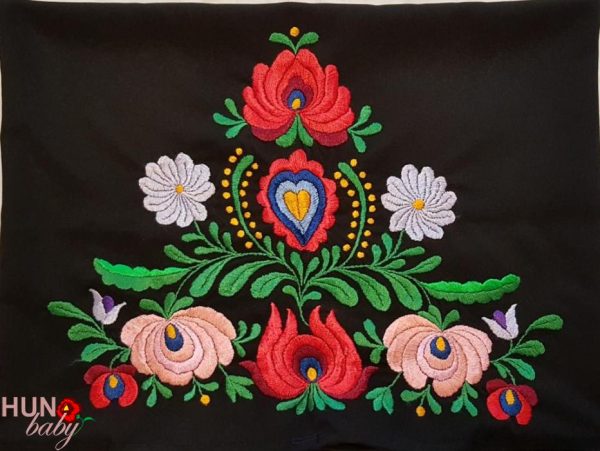 Párna előnyomott fekete matyó 58x45cm