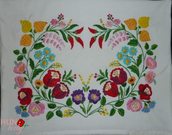 Párna előnyomott kalocsai fehér 58x45 cm