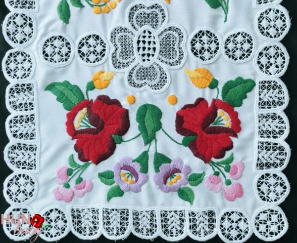 Riselt terítő kalocsai 85x35 cm-3256-01 Riselt Terito Kalocsai 85x35 Cm 3256 03 600x492