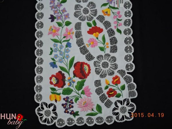1812-Riselt futó kalocsai 85x34 cm-01 1812 Riselt Futo Kalocsai 85x34 Cm 03 600x450
