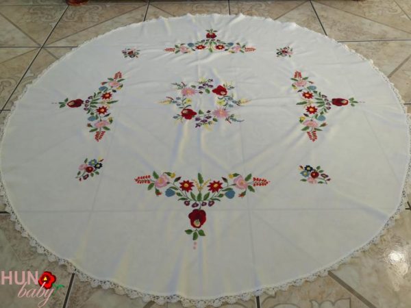 Hímzett nagy terítő kalocsai kör 150 cm