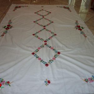 Hímzett nagy terítő kalocsai 200x150 cm