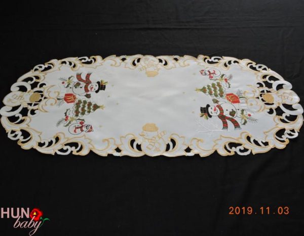 Karácsonyi terítő gépi fehér hóemberes 85x35 cm-01 Karacsonyi Terito Gepi Feher Hoemberes 85x35 Cm 04 600x467