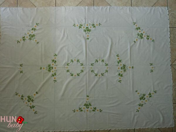 Előnyomott szegett margarettás nagyterítő 220x150 cm-2761 Elonyomott Szegett Margarettas Nagyterito 220x150 Cm 2761 600x450