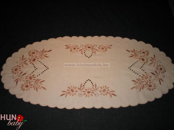 Előnyomott terítő szegett drapp 85x35 cm-2155-01 Elonyomott Terito Szegett Drapp 85x35 Cm 2155 02 600x450