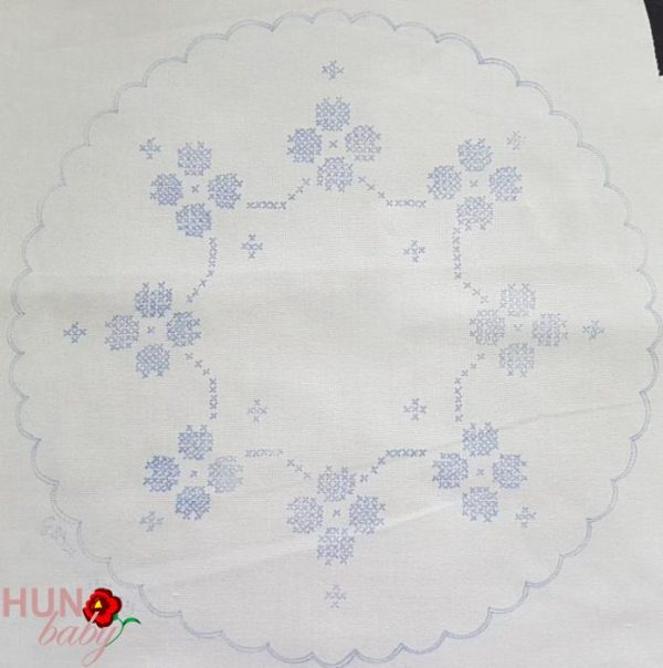 Keresztszemes előnyomott kör szegetlen fehér 35 cm-01 Keresztszemes Elonyomott Kor Szegetlen Feher 35 Cm 01 600x604