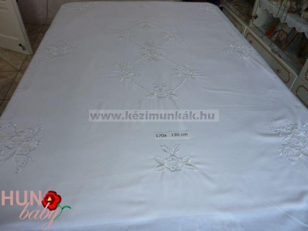 NAGYterítő FEHÉRREL himzett, riselt 170x130 cm