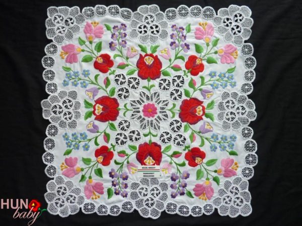 RISELT kalocsai előnyomott 60x60 cm-01 RISELT Kalocsai Elonyomott 60x60 Cm 02 600x450